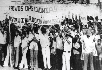 Imagem da revolução de 1975, Angola.