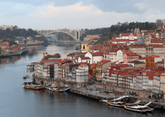 Fotografia da cidade do Porto.