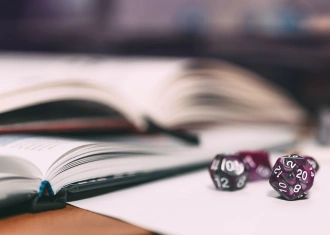 Livros-jogo: a história desta tendência e sugestões para começar
