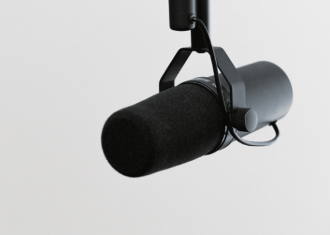 imagem de um microfone de rádio