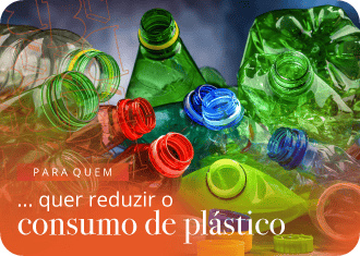 Várias garrafas de plástico descartaveis.